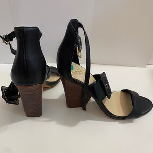 Black heeled strappy sandal